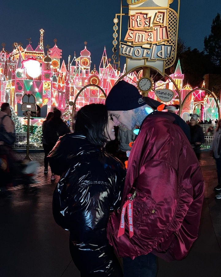 Kourtney Kardashian, Travis Barker In Disneyland [Credit: Kourtney Kardashian/Instagram]