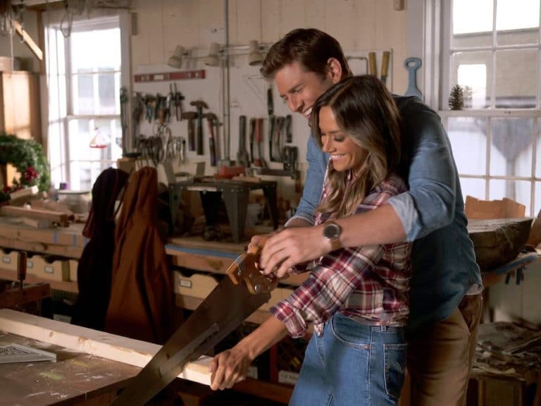 Lifetime’s ‘The Holiday Fix-Up’ Stars Jana Kramer, Maria Menounos, Ryan McPartlin