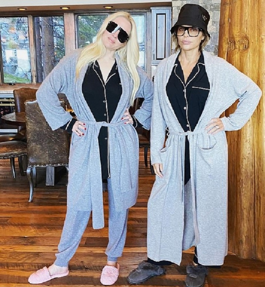 Erika Jayne And Lisa Rinna In Pajamas [Credit: Lisa Rinna/Instagram]