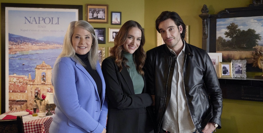 Hallmark Photo: Lorraine Bracco, Melanie Scrofano, Daniel Di Tomasso Credit: ©2021 Crown Media United States LLC/Photographer: Craig Minielly