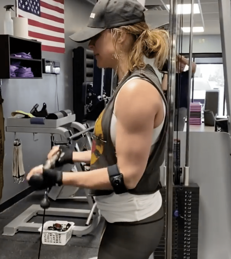 Jill Wagner working out as she prepares for Lioness-https://www.instagram.com/p/CY2FCK5j7up/
