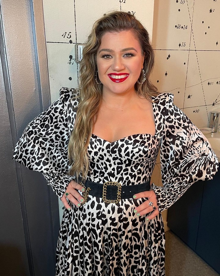 Kelly Clarkson's Backstage Look At The Voice [Credit: Kelly Clarkson/Instagram]