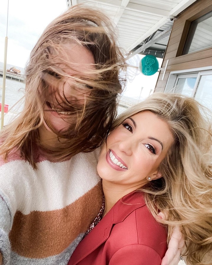 Danielle Busby Shows Off Messiest Hair Ever With Erin [Credit: Danielle Busby/Instagram]