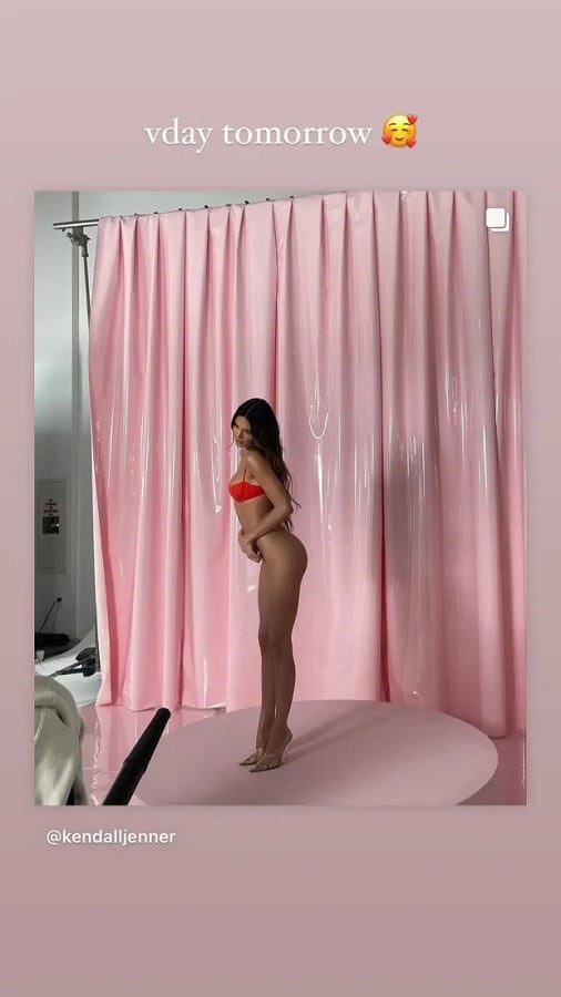 Kendall Jenner Brings Back Controversial Photoshoot [Credit: Kendall Jenner/Instagram Stories]