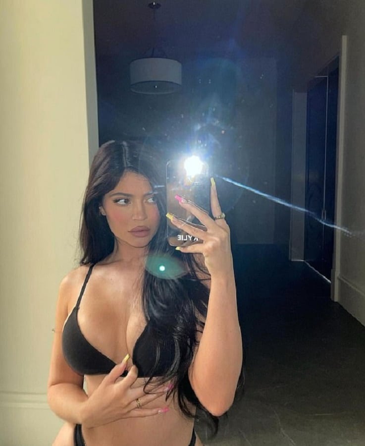 Kylie Jenner's Swimsuit Line Quietly Canceled? [Credit: Kylie Jenner/Instagram]