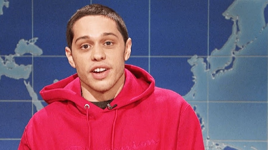 Pete Davidson Looks Distressed In New York [Credit: YouTube]