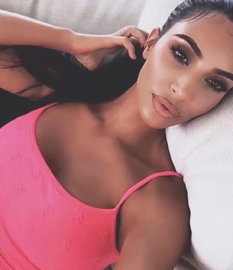 Kim Kardashian Bed Selfie [Credit: Kim Kardashian/Instagram]