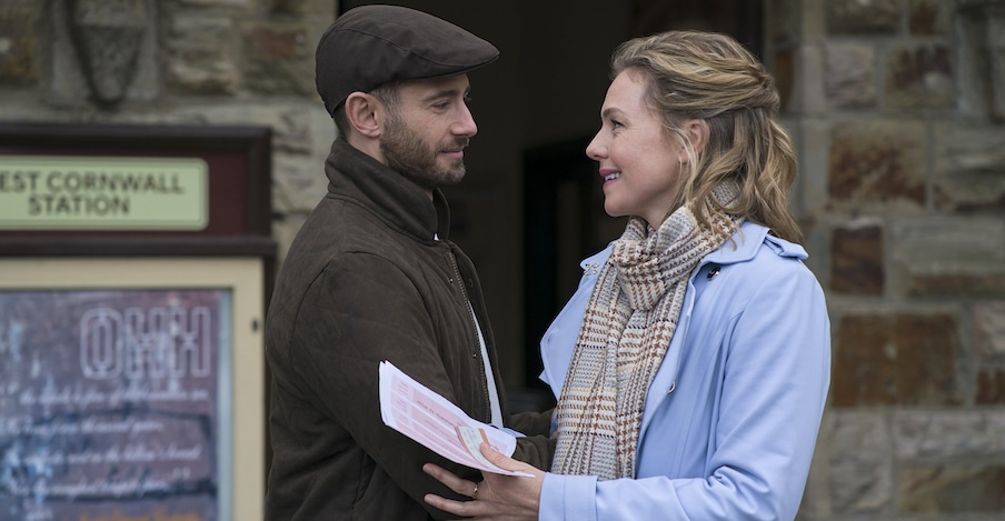 Hallmark Photo: Julian Morris, Eloise Mumford Credit: ©2022 Crown Media United States LLC/Photographer: Jon Ailes