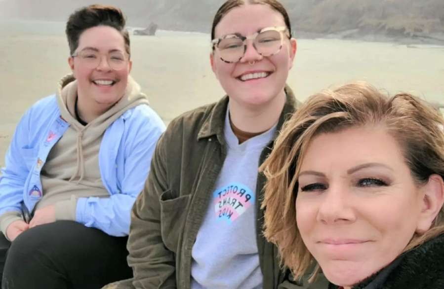 Sister Wives star Meri and family at the beach