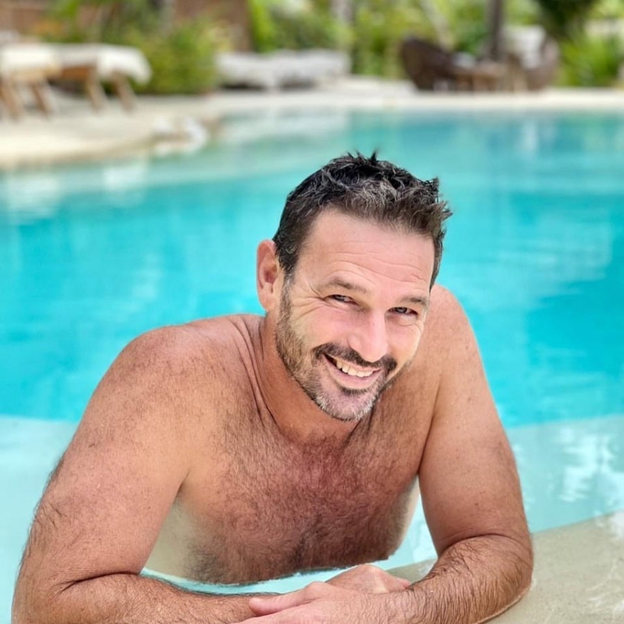 Below Deck Down Under Captain Jason Chambers Shirtless In The Pool [Credit: Jason Chambers/Instagram]