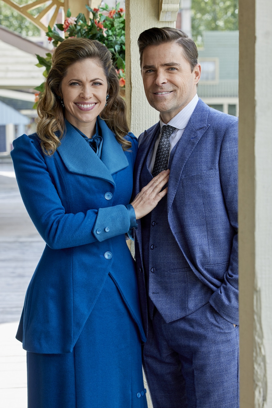 Photo: Pascale Hutton, Kavan Smith Credit: ©2022 Crown Media United States LLC/Photographer: Eike Schroter