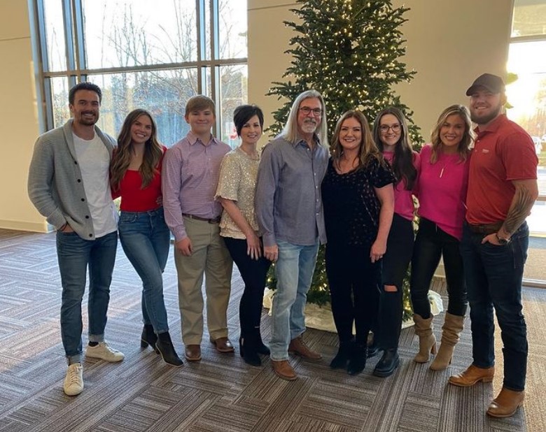 Hannah Brown's Family Christmas via Instagram