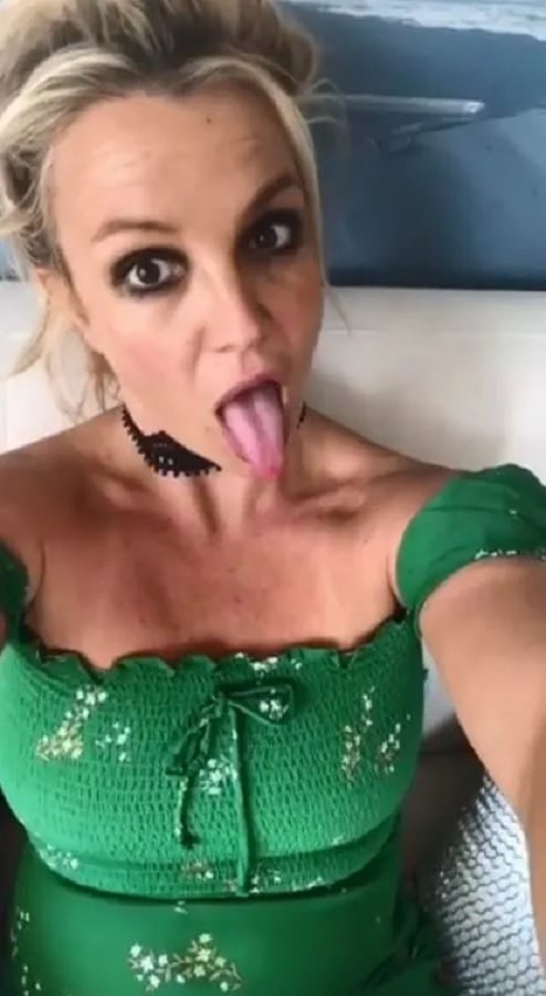 Britney Spears Silly Selfie [Britney Spears | Instagram]