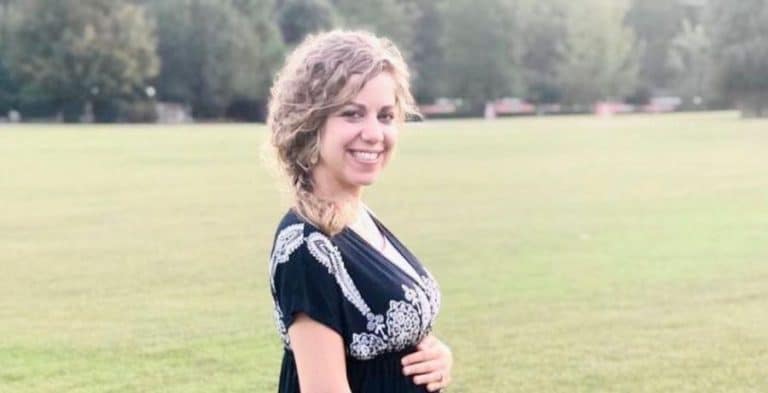 Abbie Duggar Toting Baby Bump At Latest Outing?