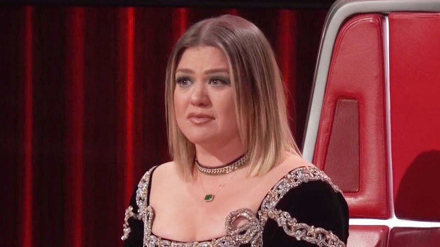 Kelly Clarkson Missing From The Voice [Credit: The Voice/YouTube]