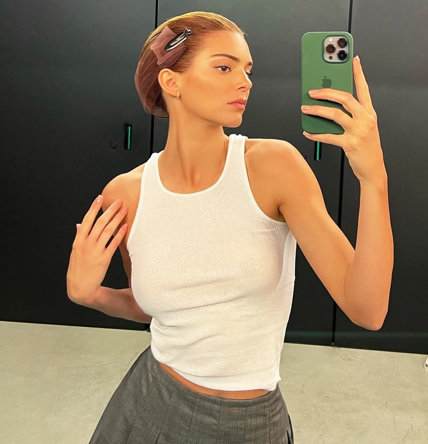 Kendall Jenner Shows Off Red Hair [Credit: Kendall Jenner/Instagram Stories]