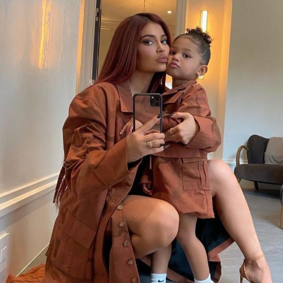 Kylie Jenner Poses With Stormi [Credit: Kylie Jenner/Instagram]