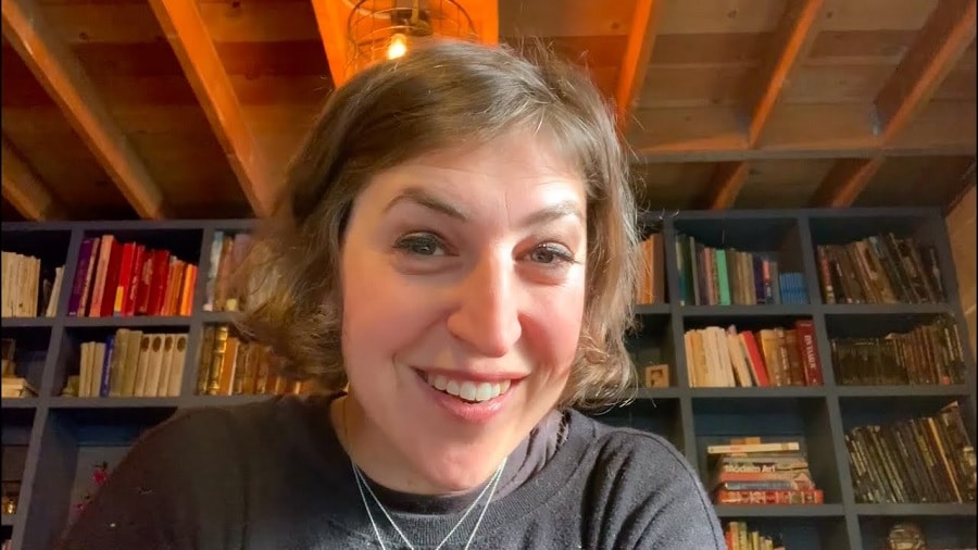 Mayim Bialik Loves Hosting Jeopardy [Credit: YouTube]