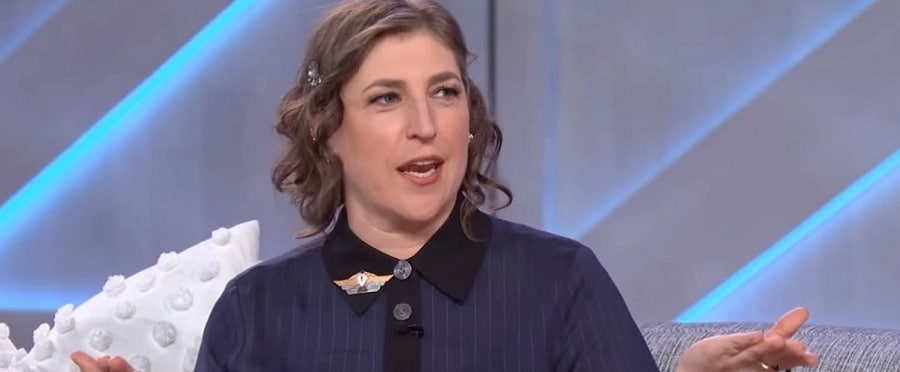 Mayim Bialik Unfit To Host? [Credit: The Kelly Clarkson Show/YouTube]