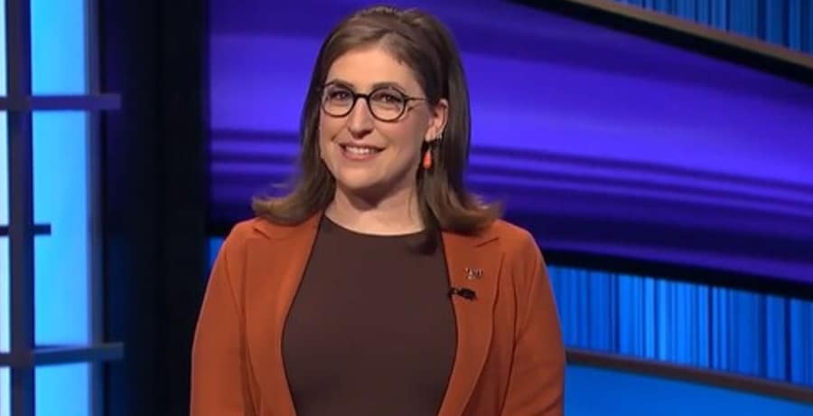 Nude Faced Jeopardy! Host Mayim Bialik Shares Snap Ahead Of Taping [Credit: Jeopardy/YouTube]