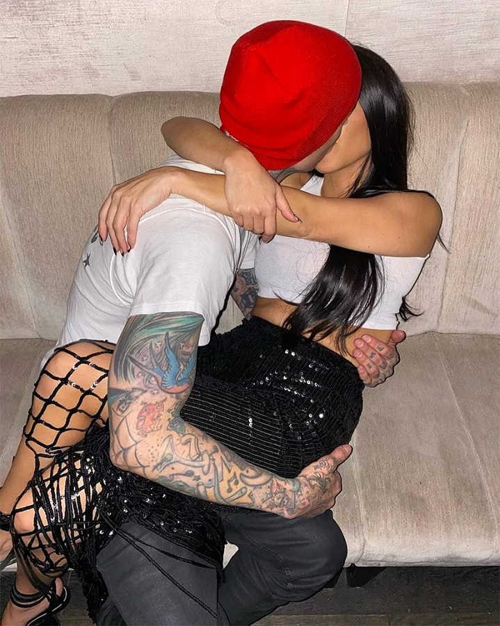 Travis Barker Kisses Kourtney Kardashian [Travis Barker | Instagram]