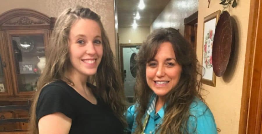 Jill Dillard, Michelle Duggar, Facebook