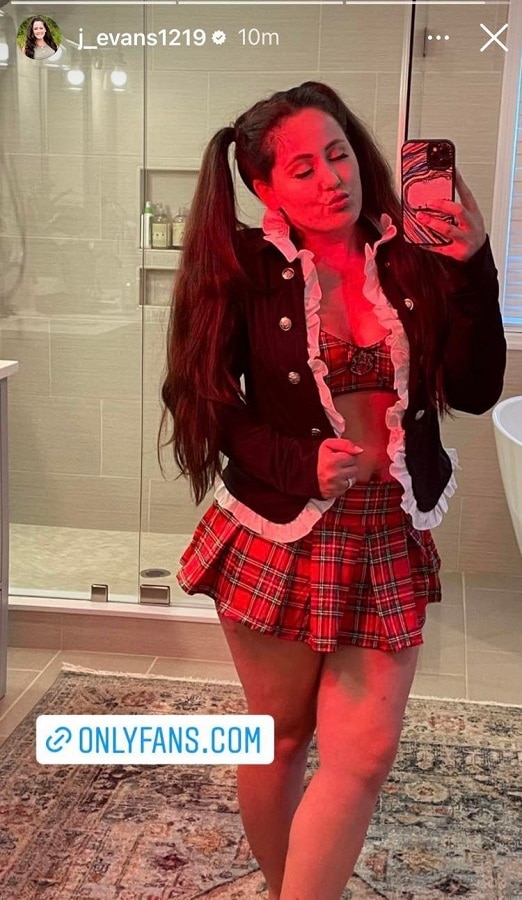 Jenelle Evans Dressed Like A Naughty Schoolgirl [Jenelle Evans | Instagram Stories]