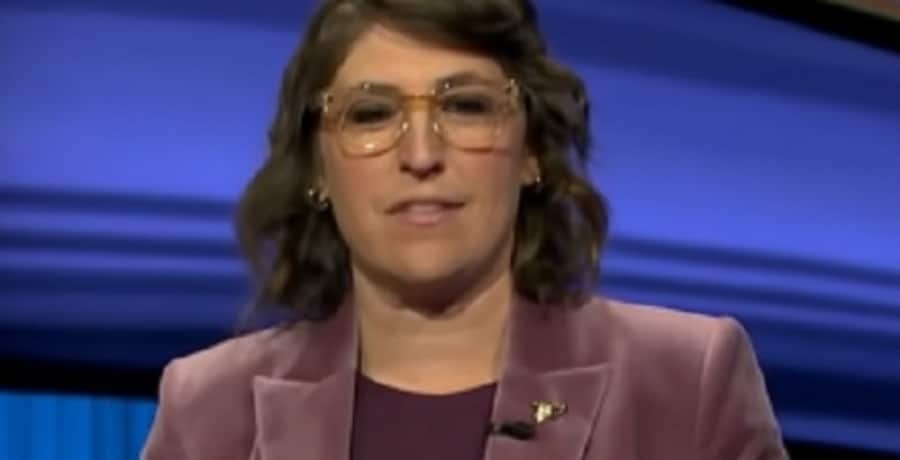 Jeopardy: Mayim Bialik Bugging Viewers With Latest Actions [YouTube]