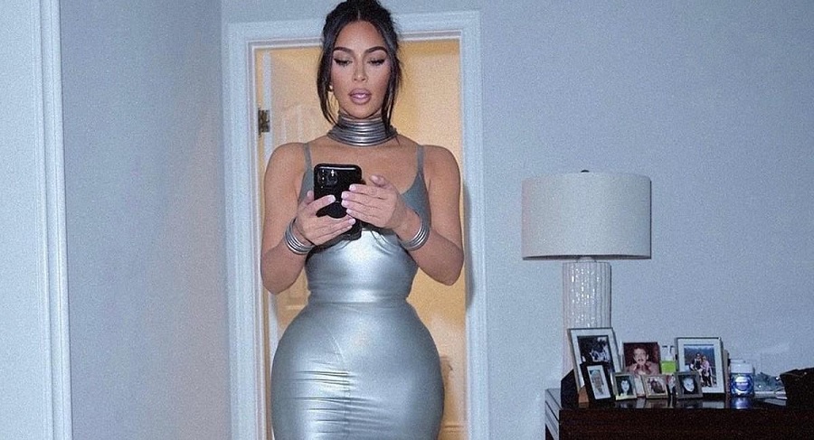 Kim Kardashian's Flashy Look [Kim Kardashian | Instagram]