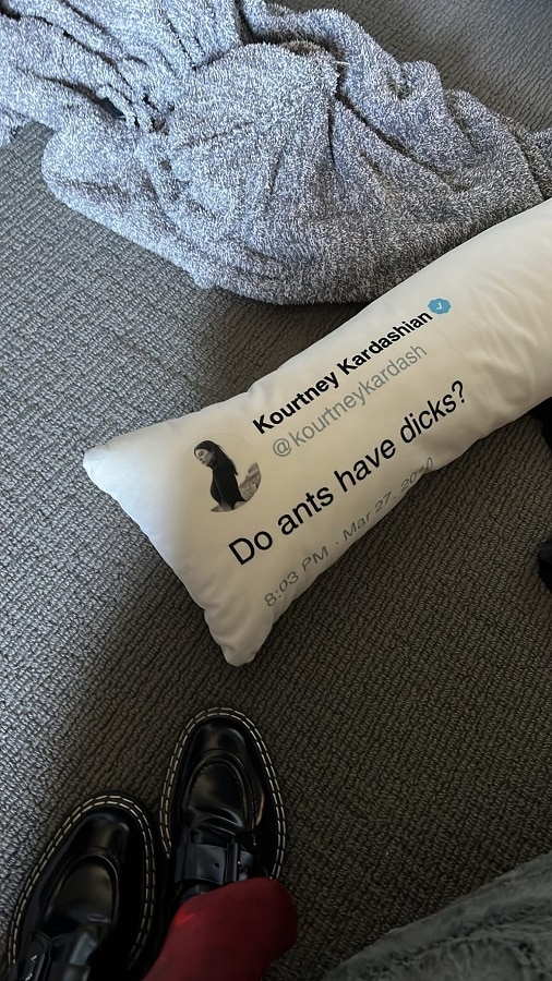 Kourtney Kardashian's NSFW Tweet [Kourtney Kardashian | Instagram Stories]