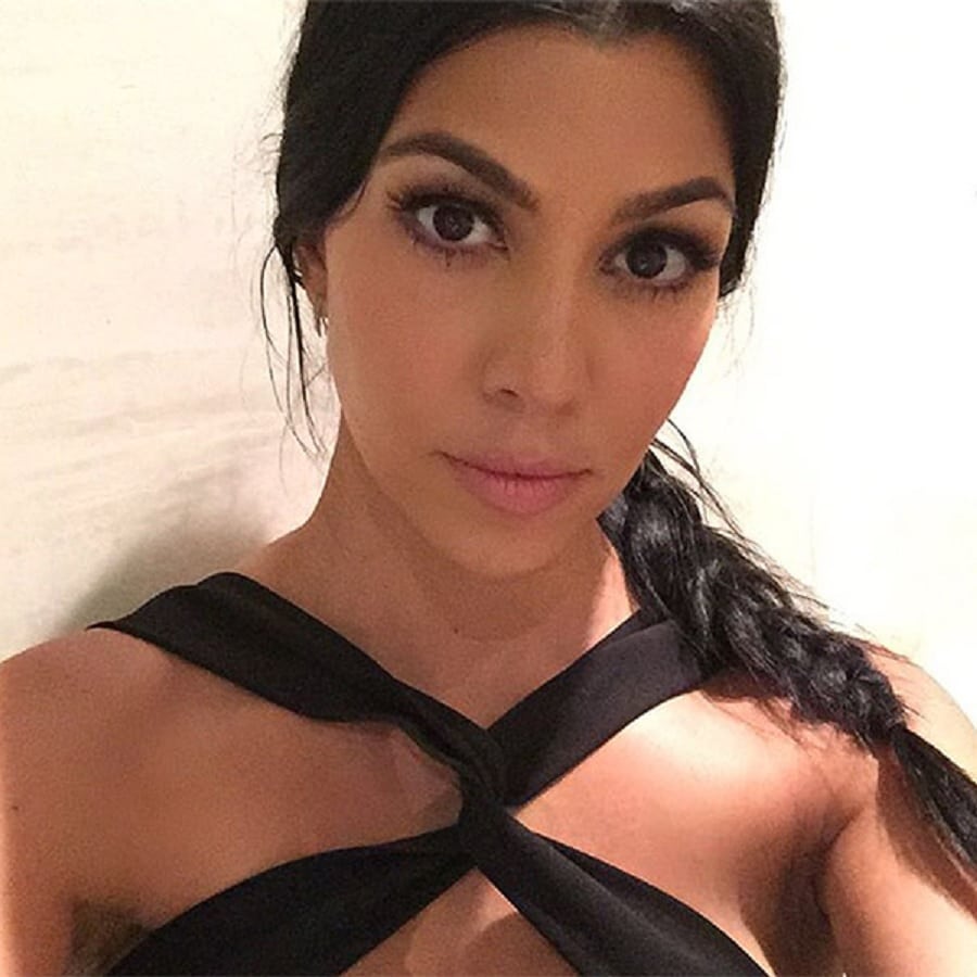 Kourtney Kardashian Shows Off Leggy Look [Kourtney Kardashian | Instagram]