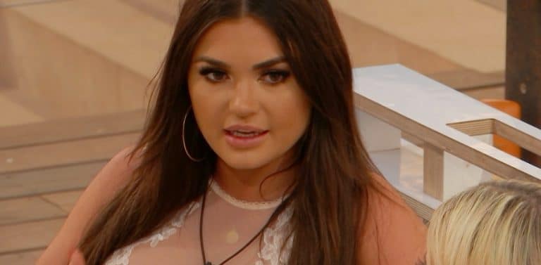 Love Island India Reynolds Stuns In Recycled Material Bikini 4048