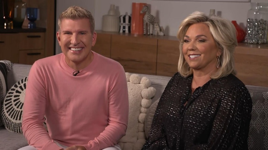 Todd Chrisley & Julie Chrisley Under Home Confinement [Entertainment Tonight | YouTube]