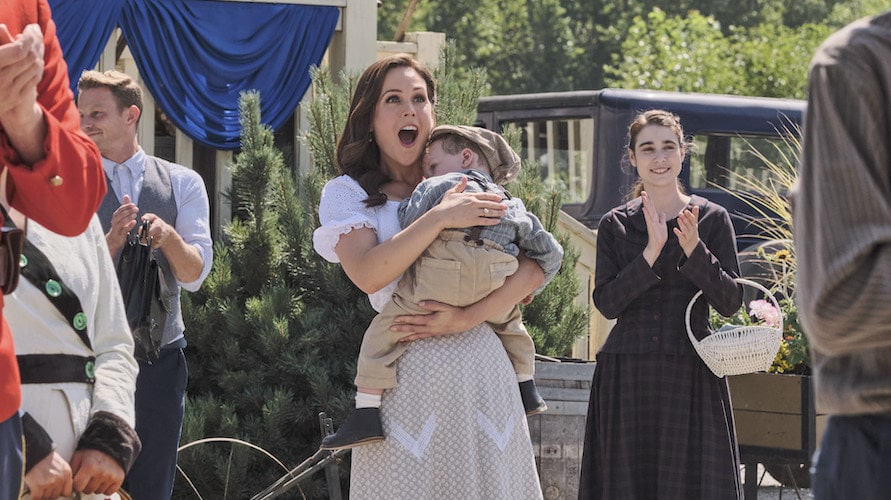 When Calls The Heart Photo: Erin Krakow, Lincoln Taylor, Gunner Taylor Credit: ©2022 Crown Media United States LLC/Photographer: David Astorga