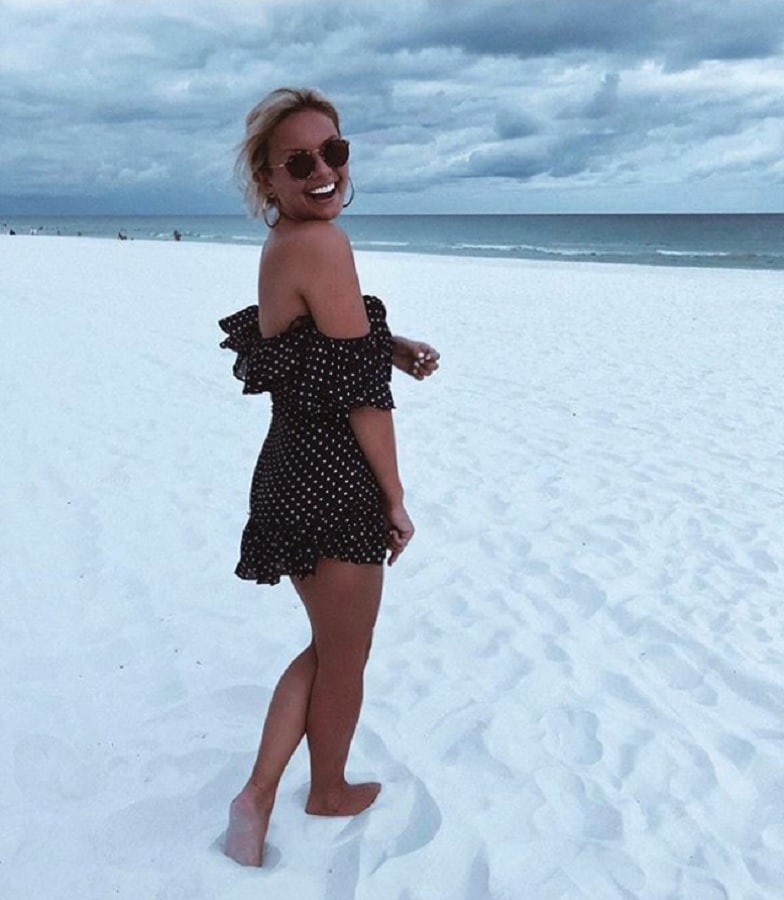 Emmy Medders Showing Off Glowing Tan [Emmy Medders | Instagram]