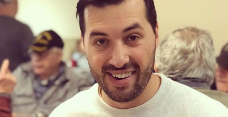 Jeremy Vuolo Gives Rare Look At Felicity With Beautiful Video