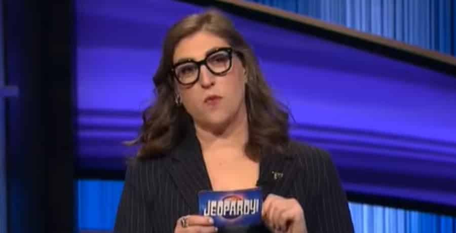 'Jeopardy!' Fans Reject Mayim Bialik, Why Do Ratings Say Different?