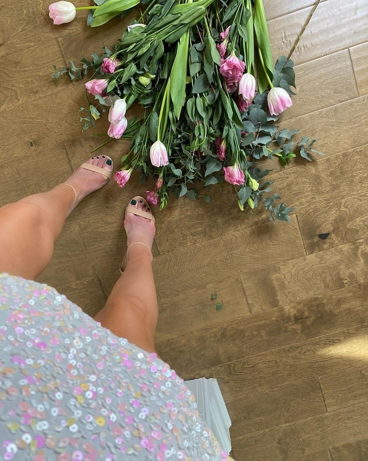 Lindsie Chrisley Gets Flowers From Mystery Man [Lindsie Chrisley | Instagram]