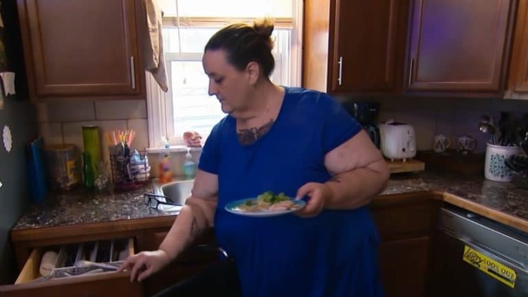 ‘600-Lb Life’: Angie J. Asks Fans To Show Her Love In The Form Of Cash