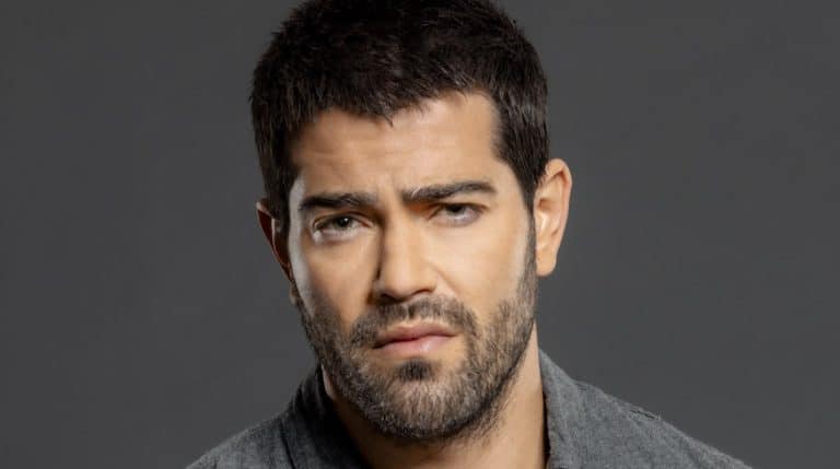 Jesse Metcalfe Update On Hallmark’s ‘Martha’s Vineyard Mysteries’