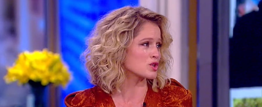 Sara Haines Shares Intimate Photo [The View | YouTube]