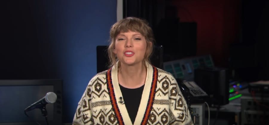 Taylor Swift Really Loves Twilight [Late Night With Stephen Colbert | YouTube]
