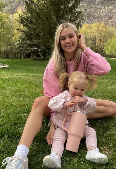 Lindsay Arnold and daughter Sage from Instagram