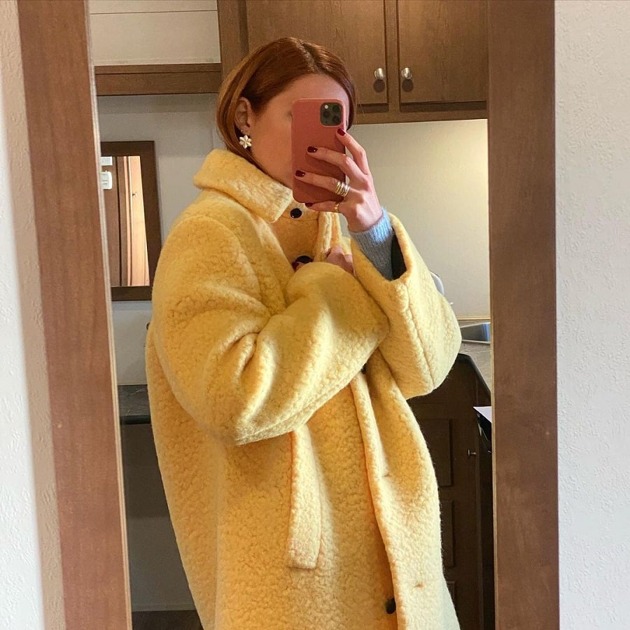 Bonnie Wright Fashion Selfie [Bonnie Wright | Instagram]