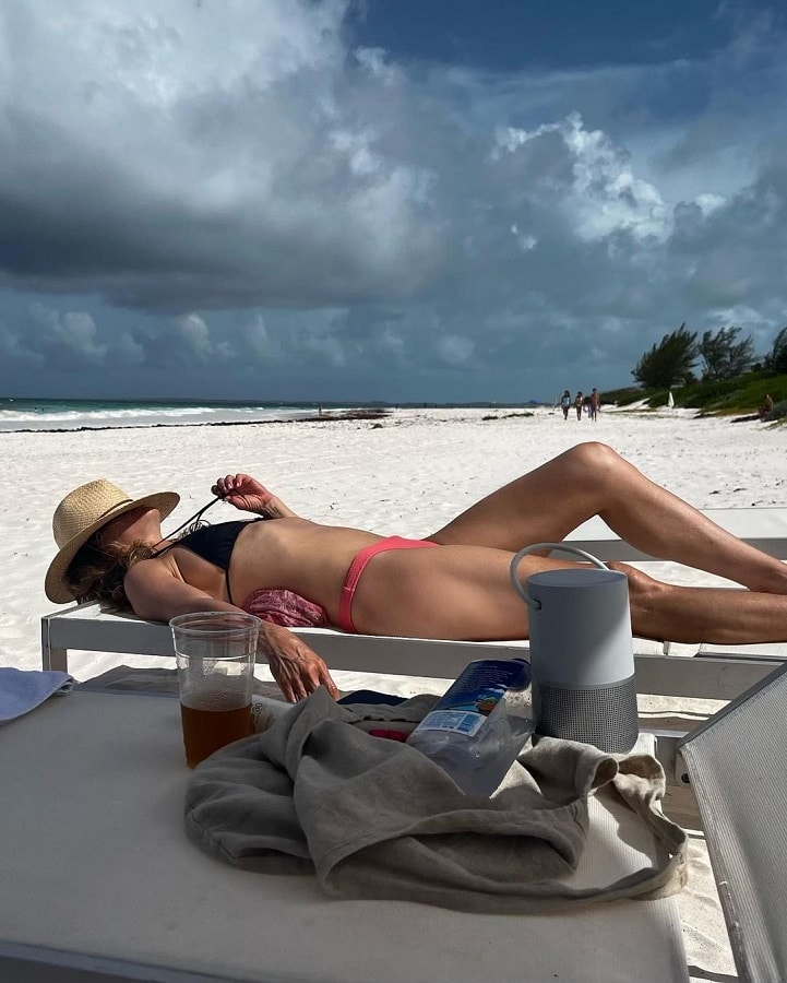 Jennifer Aniston Lays On The Beach [Jennifer Aniston | Instagram]