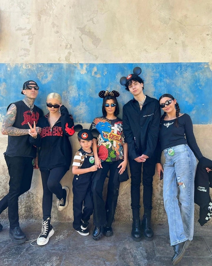 Kourtney Kardashian & Travis Barker With Blended Families [Kourtney Kardashian Barker | Instagram]