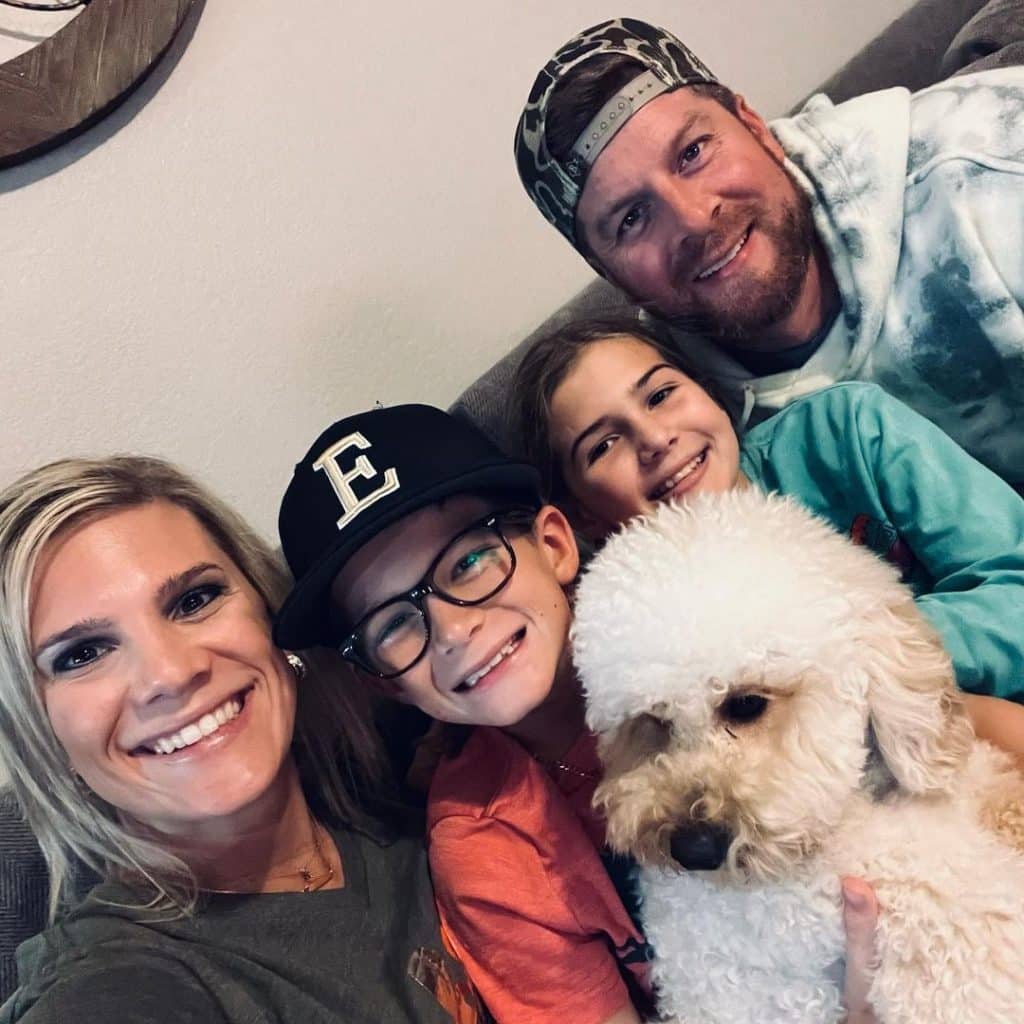 Dale Mills and Crystal Mills and family from Instagram