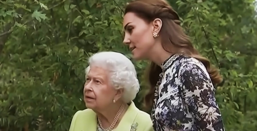 Queen Elizabeth - Kate Middleton - Youtube