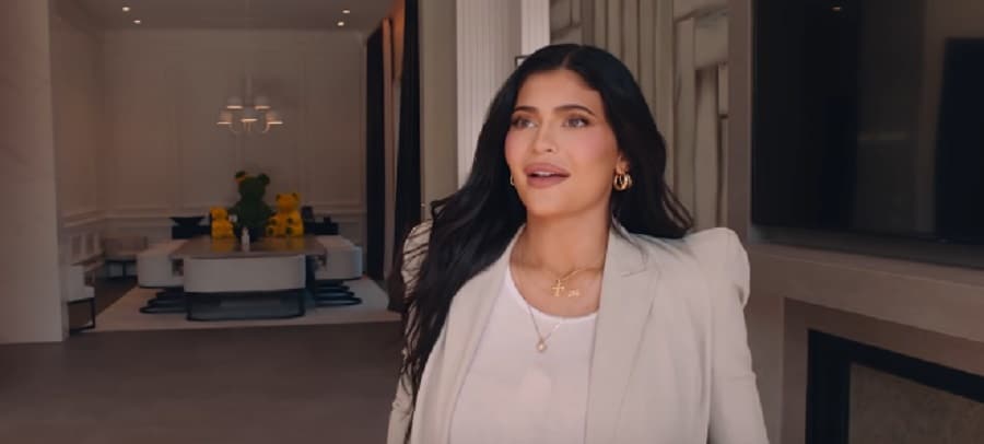 Kylie Jenner [Vogue | YouTube]