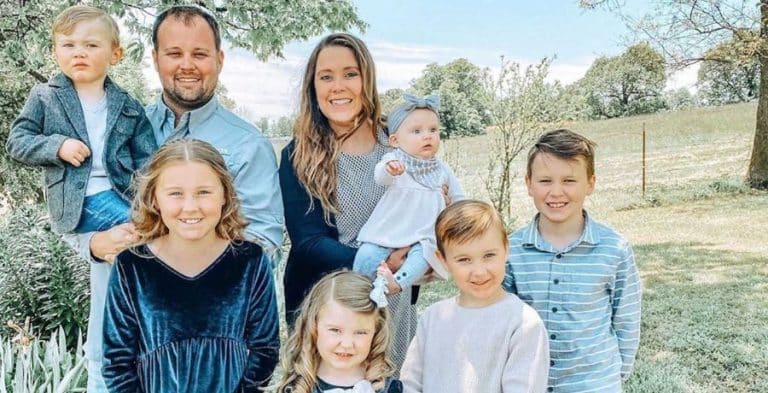 Inside Source Discusses What’s Next For Anna Duggar & 7 Kids